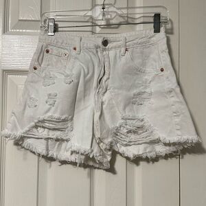 Signature 8 Distressed Shorts Size Medium White